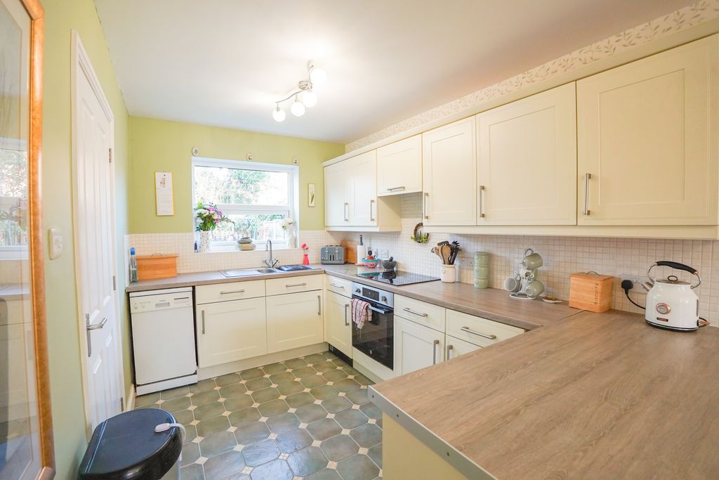 Property photo 2 of 13