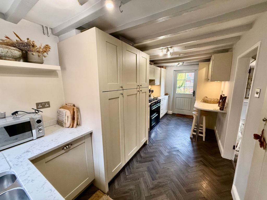 Property photo 3 of 37 Photo 11