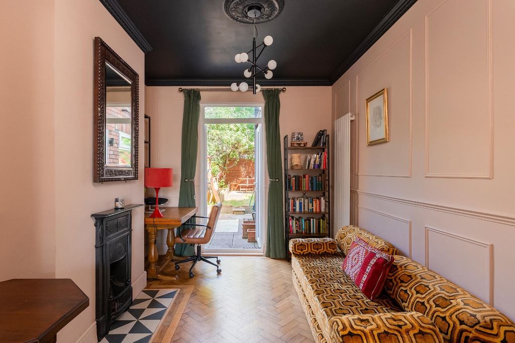 Property photo 3 of 28 0R3Rsg - Dining Room D.Jpg