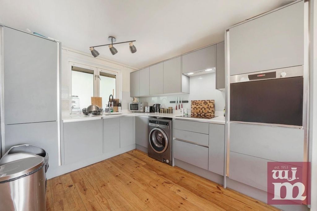 Property photo 1 of 12 Kitchen