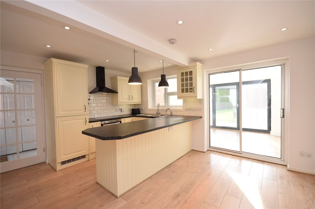 Property photo 3 of 11 Picture No. 05