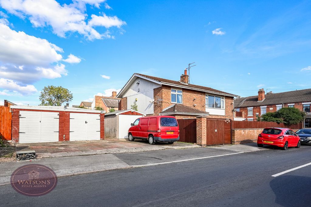 Property photo 1 of 27