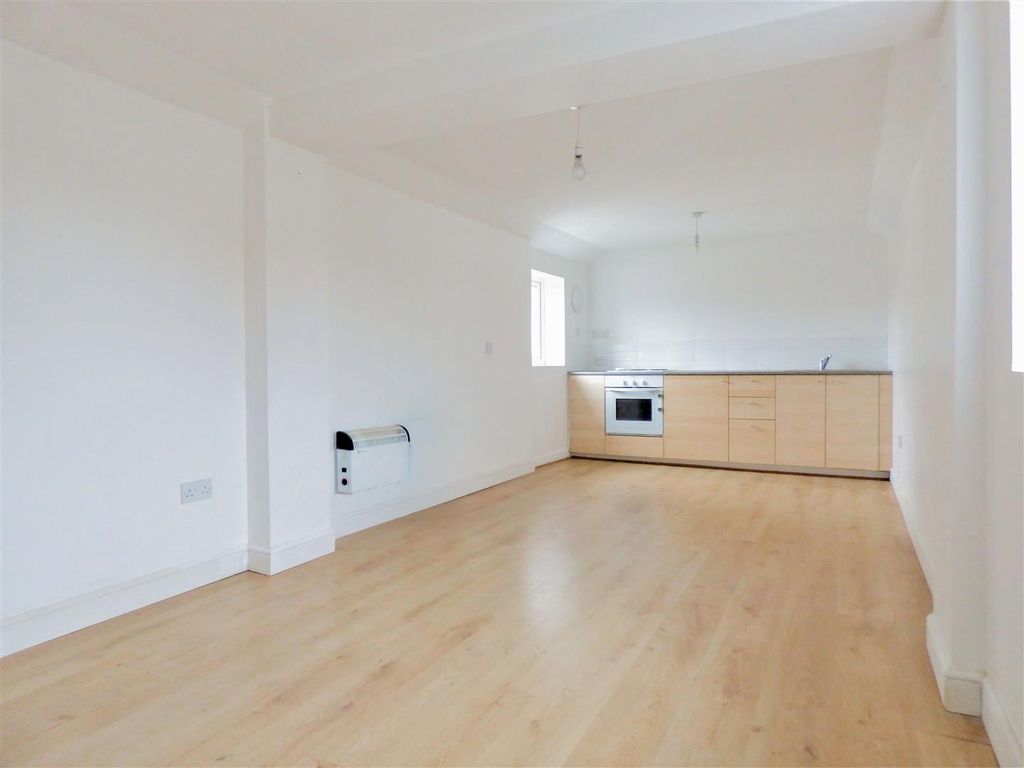 Property photo 2 of 6 Img_413659_4_.Jpg