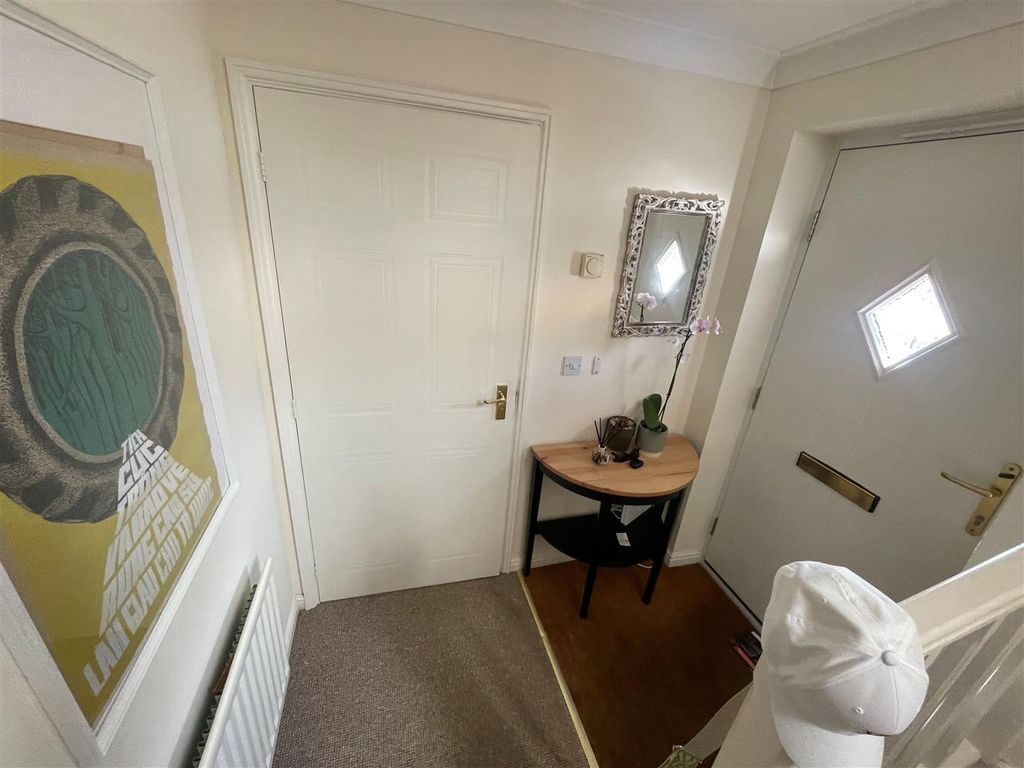 Property photo 2 of 16 Entrance Hallway.Jpg