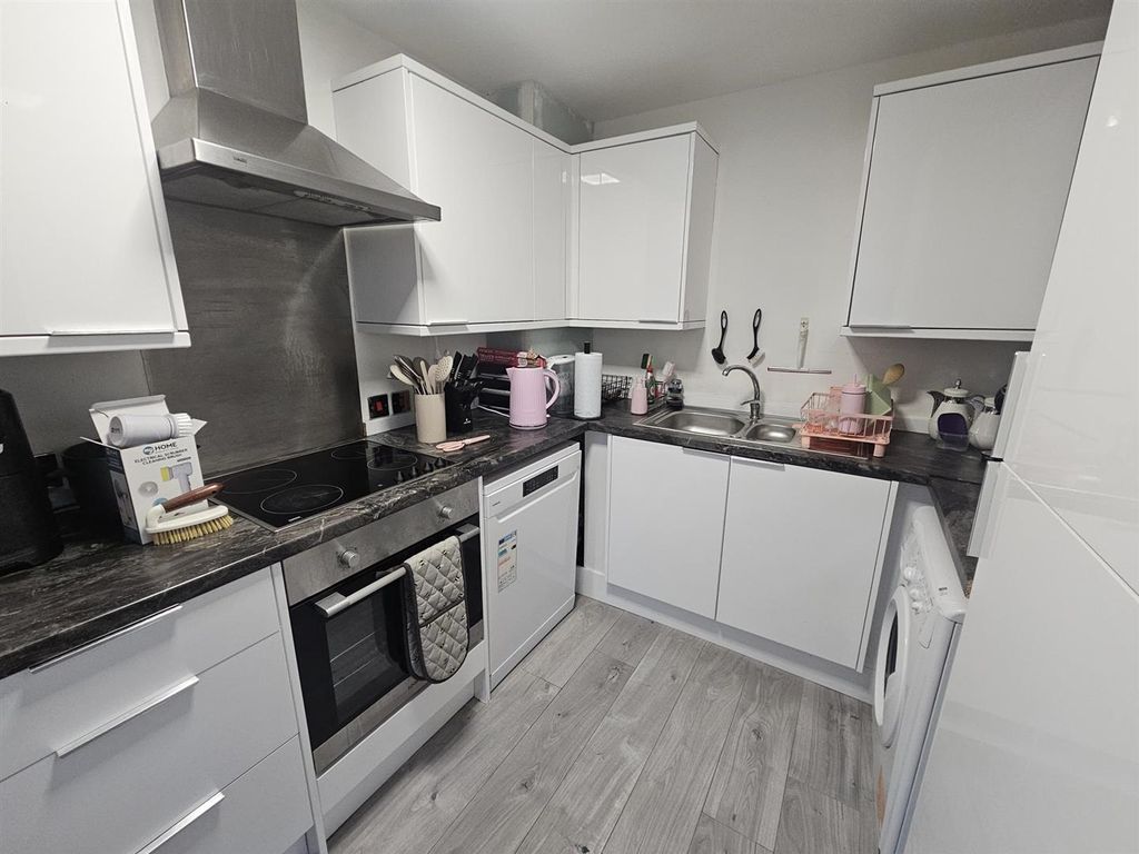 Property photo 3 of 18 487.Jpg