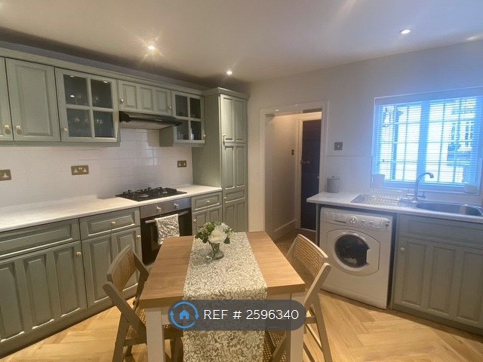 Property photo 2 of 8 Kitchen