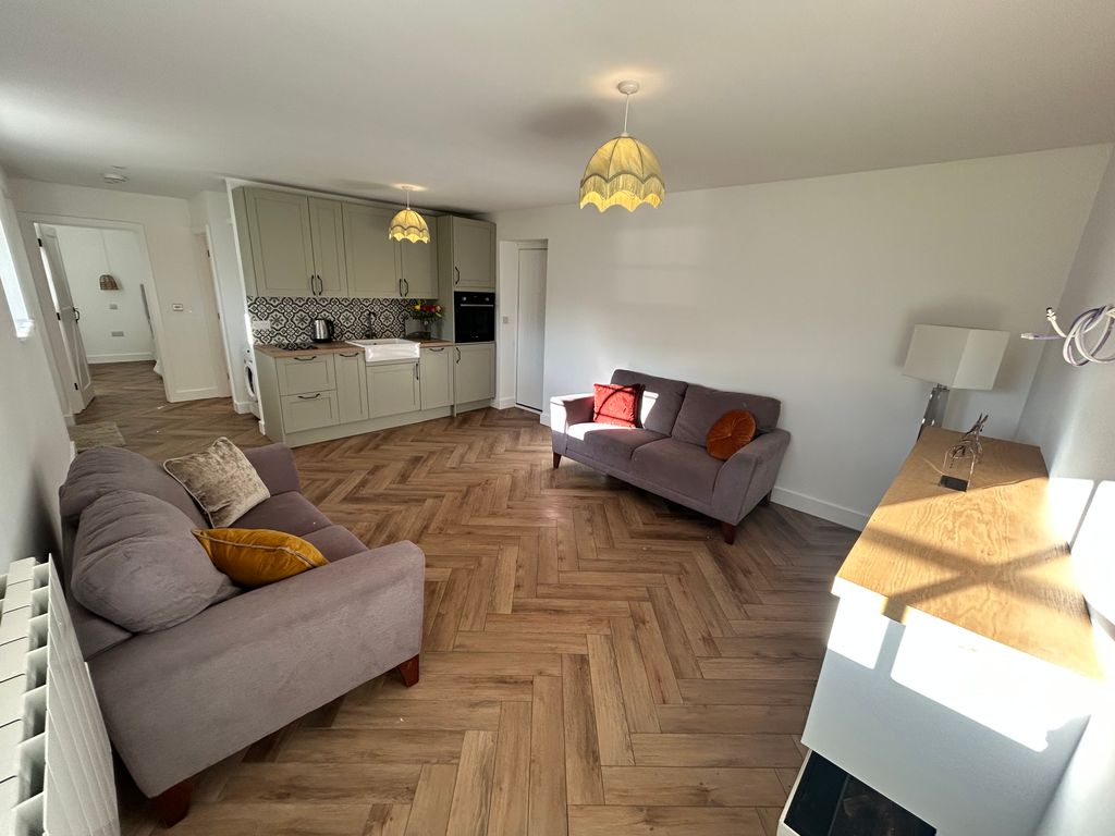 Property photo 3 of 10 Img_0442