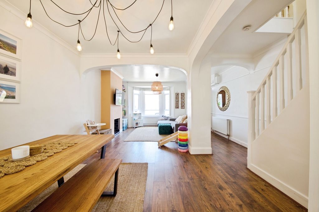 Property photo 3 of 14 Pbox-Img.Jpg