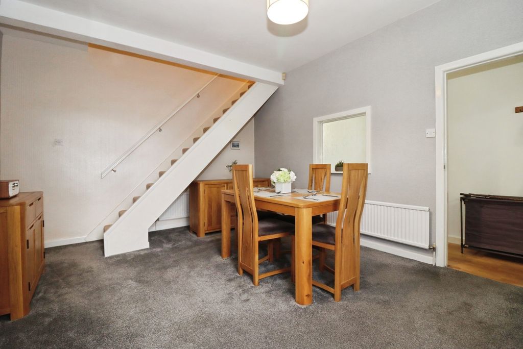 Property photo 3 of 15 Pbox-Img.Jpg