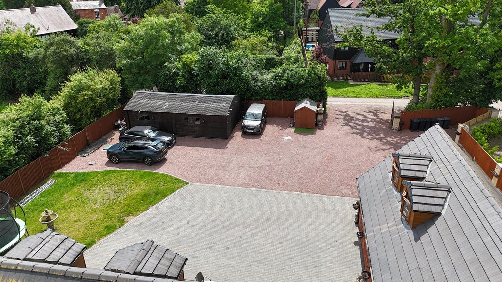 Property photo 3 of 28