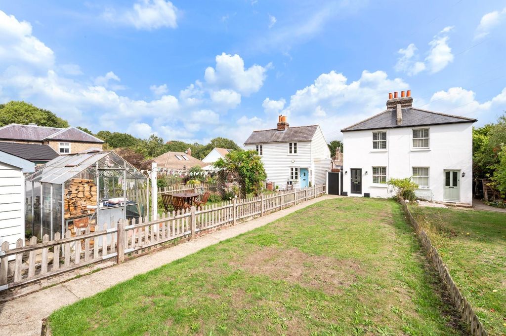 Property photo 1 of 17 Bracken Path