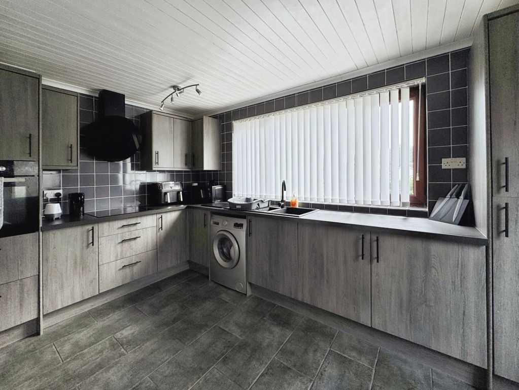 Property photo 3 of 23 5561404
