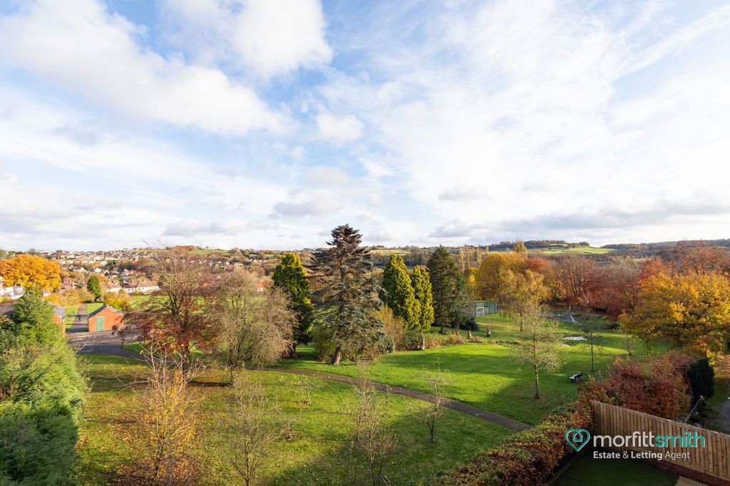 Property photo 2 of 27