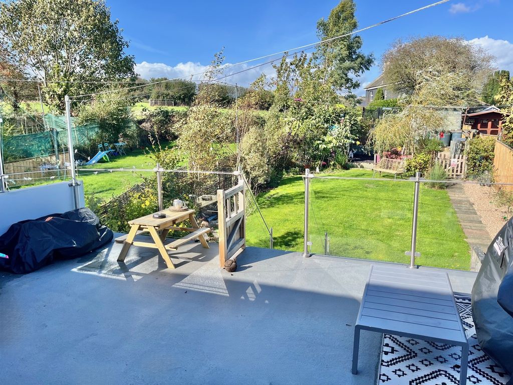 Property photo 2 of 35