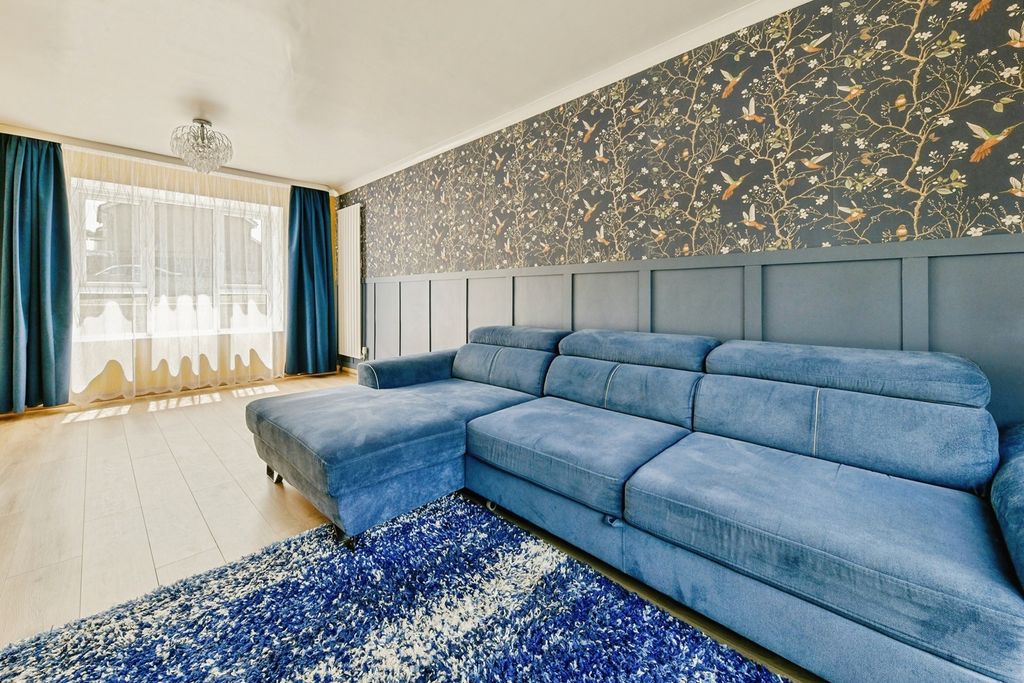 Property photo 3 of 21 Pbox-Img.Jpg