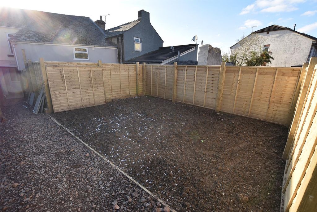 Property photo 3 of 13