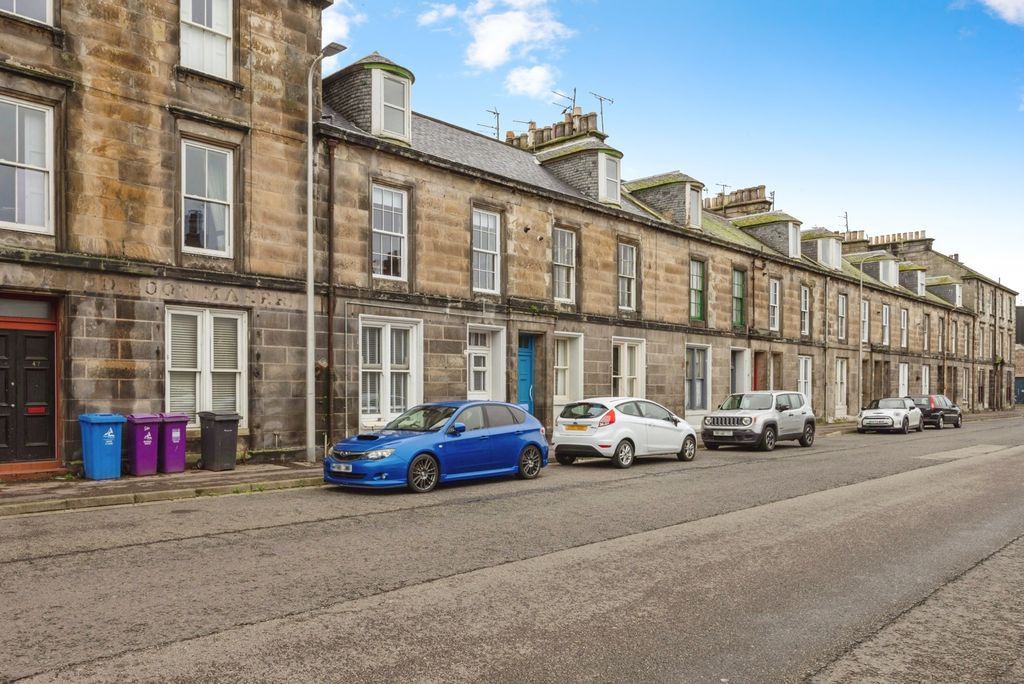 Property photo 1 of 20 External