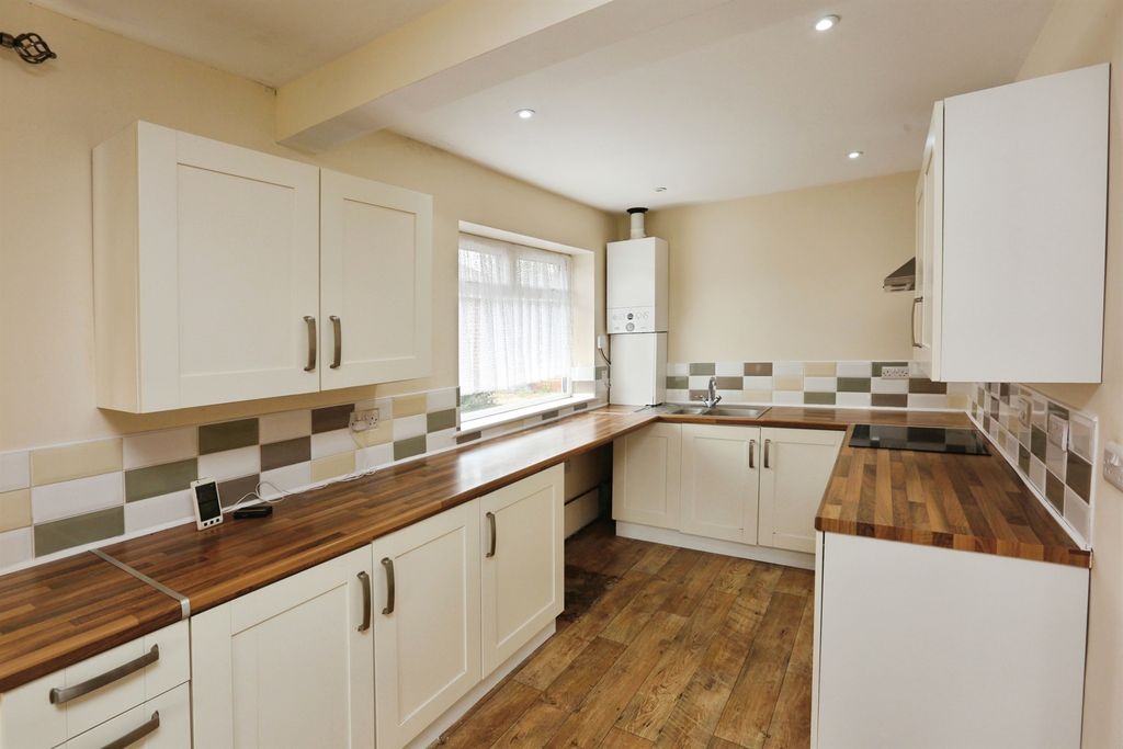Property photo 2 of 13