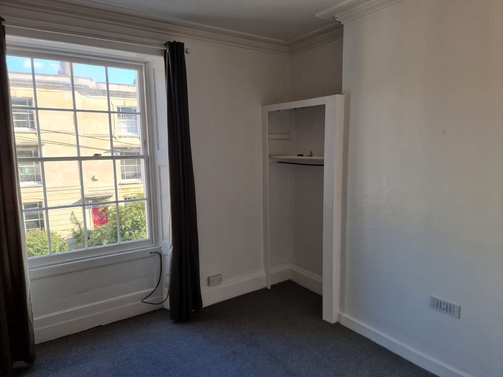 Property photo 2 of 11 Photo 1