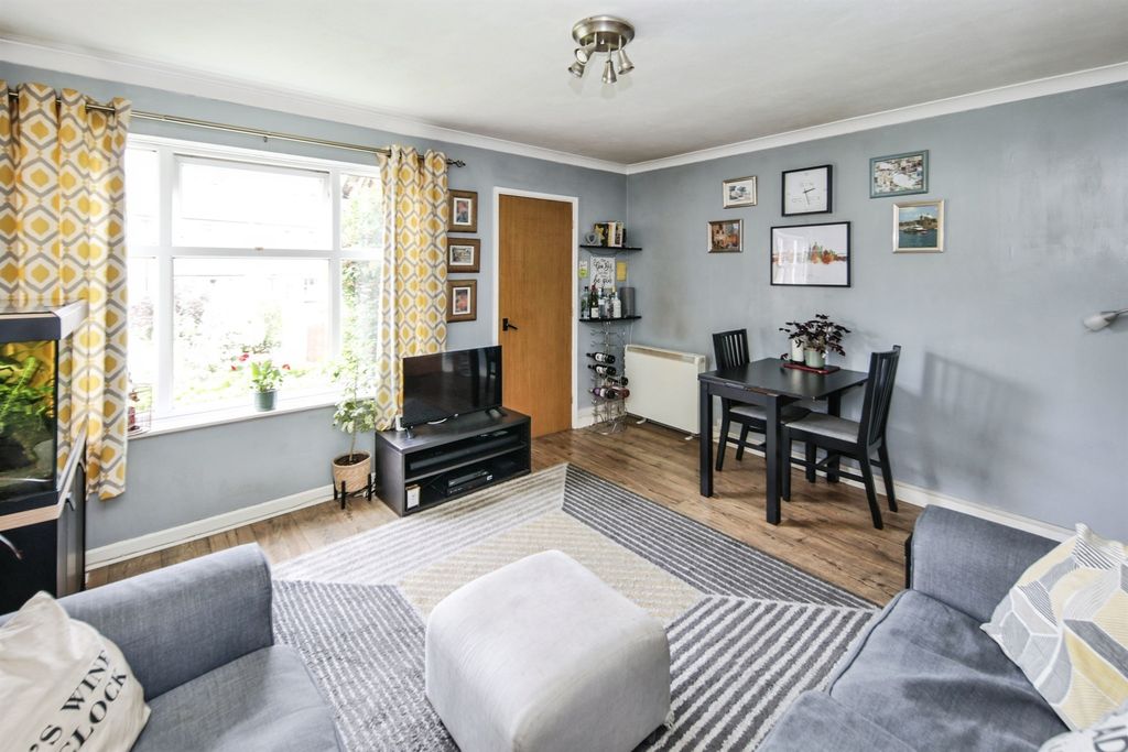 Property photo 3 of 11