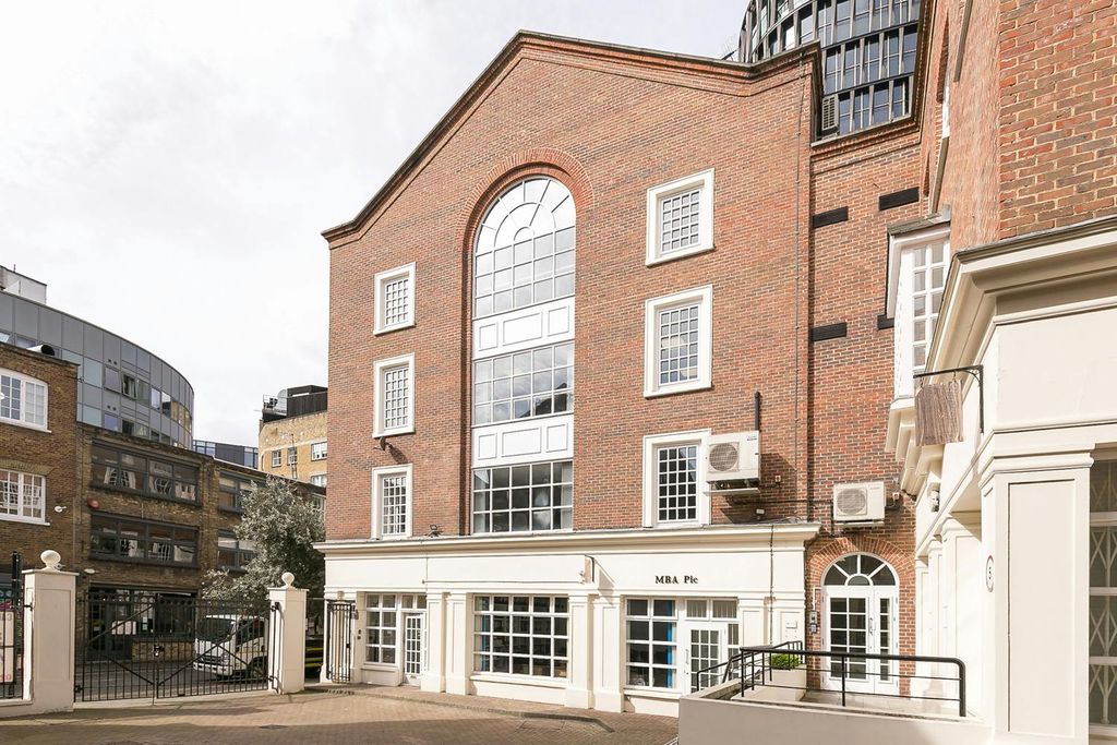 Property photo 3 of 21 12Chapelplacerivingtonstreetshoreditchec2A3Qbexternal6.Jpg