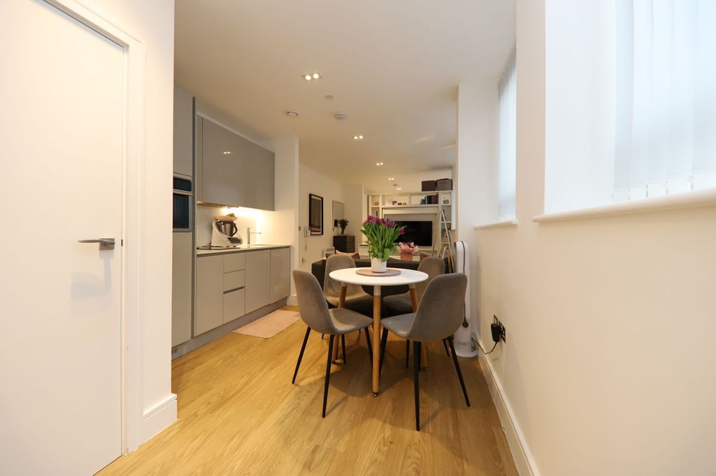 Property photo 2 of 10 Dining Area (2)