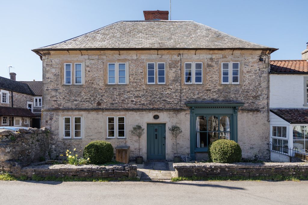 Property photo 1 of 34 333692 - The Manor House, Church Street, Stoke St. Michael-52.Jpg