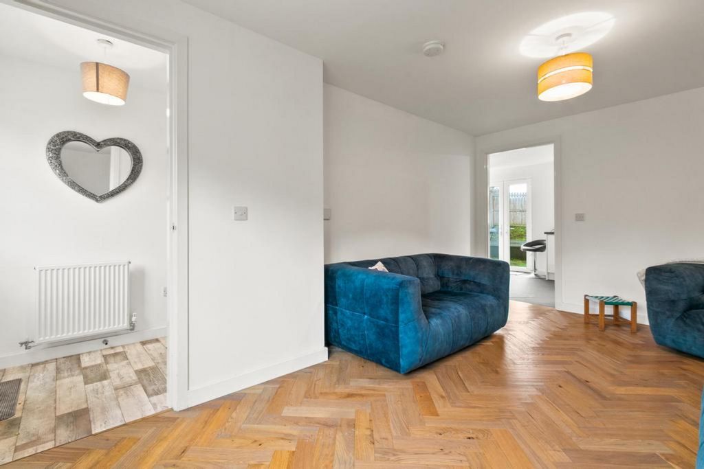 Property photo 3 of 33