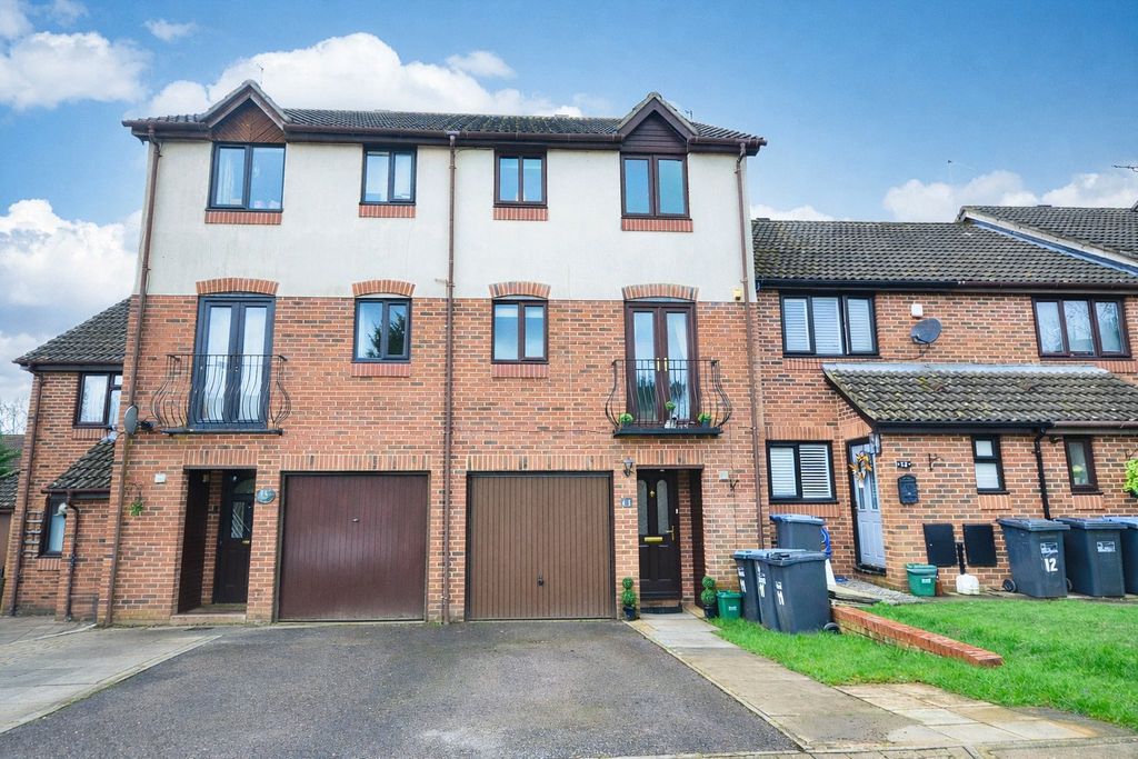 Property photo 1 of 16 Front