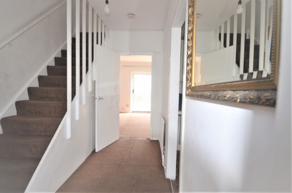 Property photo 3 of 12 Gallery