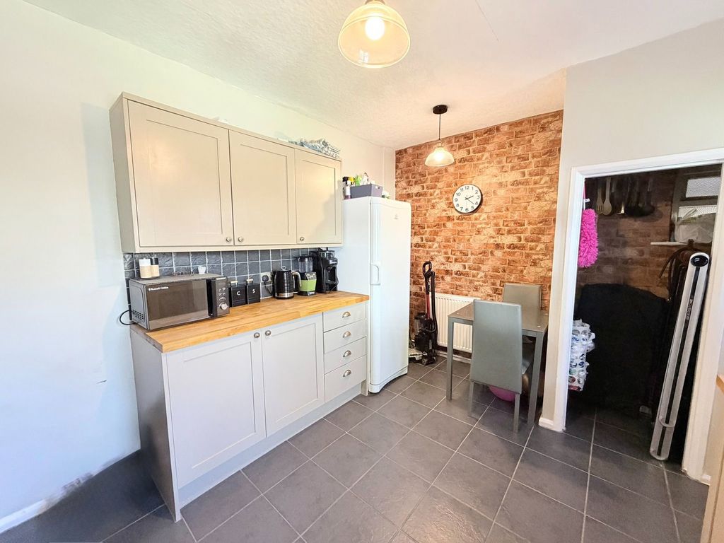 Property photo 3 of 25