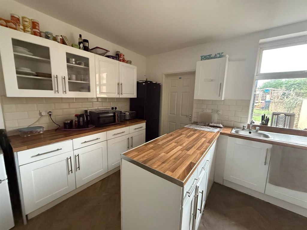 Property photo 2 of 6 792A9Ec4-ce2F-44F1-847F-Cce85E3Fd306.Jpg