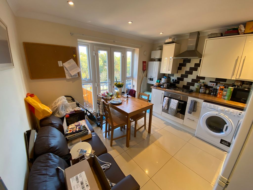 Property photo 2 of 8