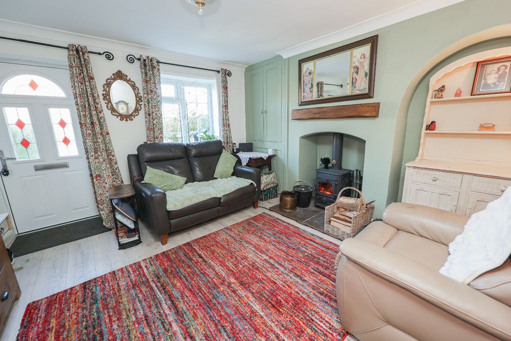 Property photo 2 of 17 4205952