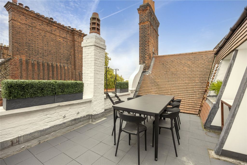 Property photo 3 of 21 Terrace 2