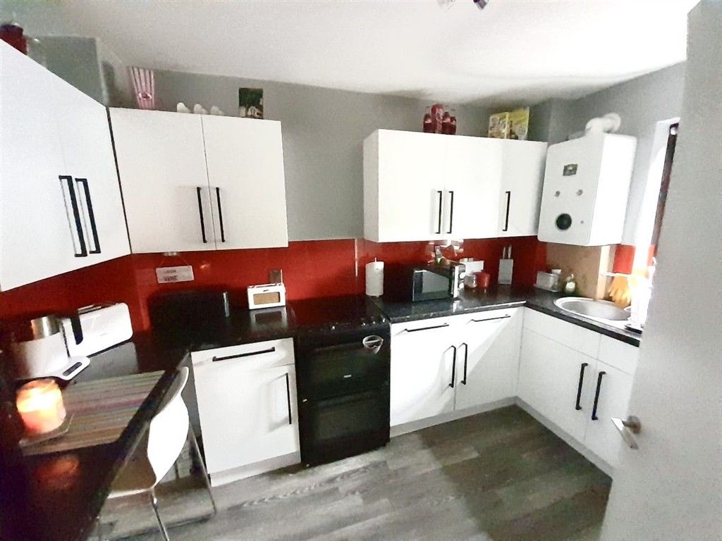 Property photo 3 of 4 Kitchen