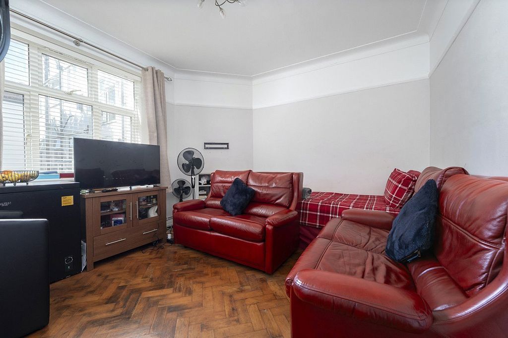 Property photo 2 of 12 Picture No. 10