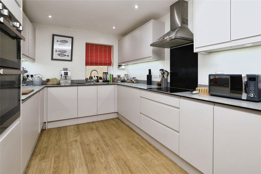 Property photo 3 of 20 Picture No. 05