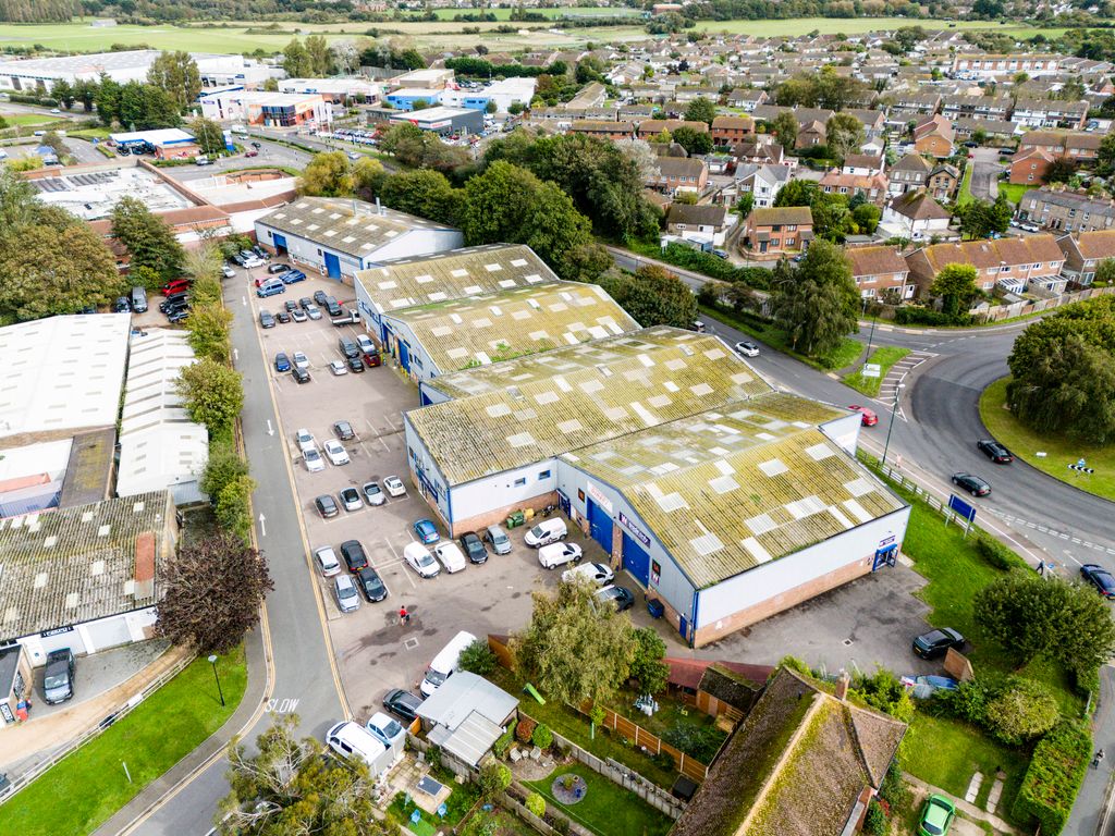 Property photo 3 of 8 Default