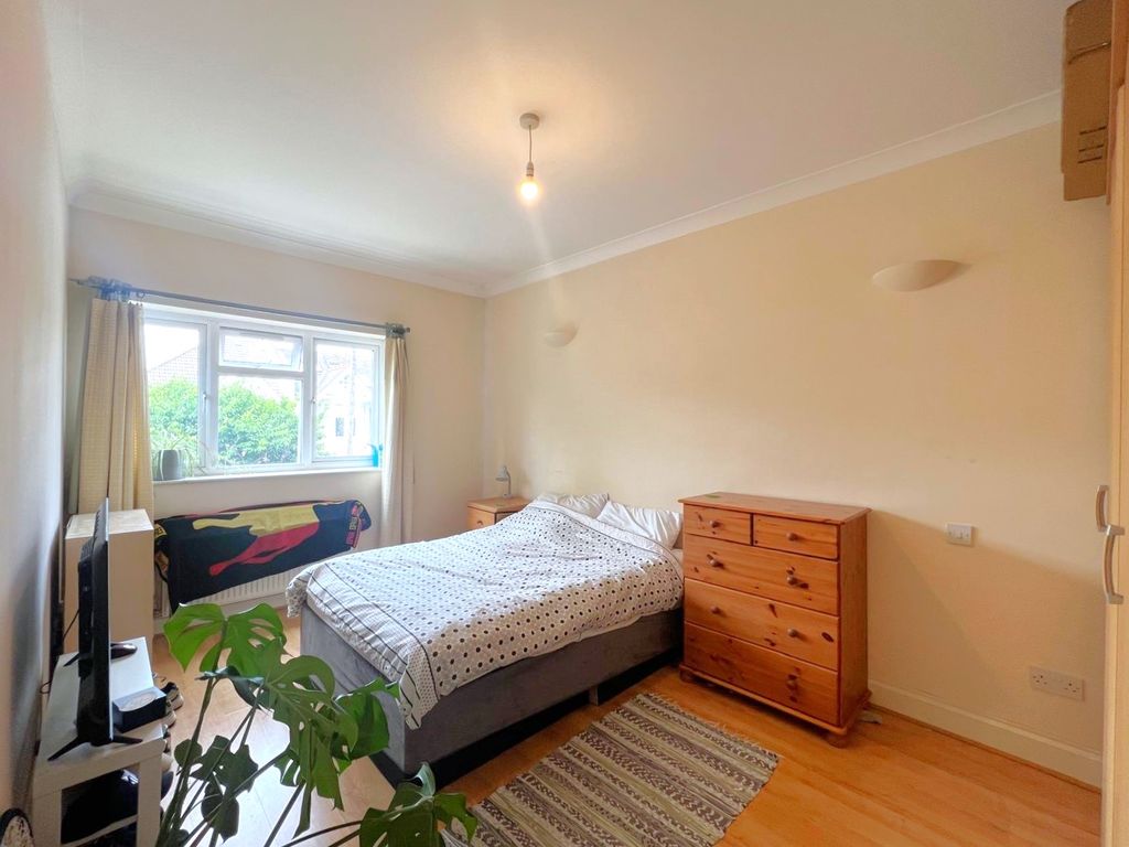 Property photo 3 of 8 3d3B2d2F-90A1-42c8-8cd2-F3c7E2B4B58c.Jpg