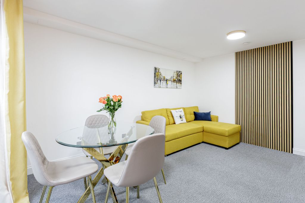 Property photo 2 of 26