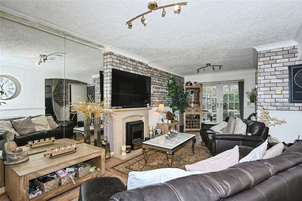 Property photo 2 of 21 Picture No. 25