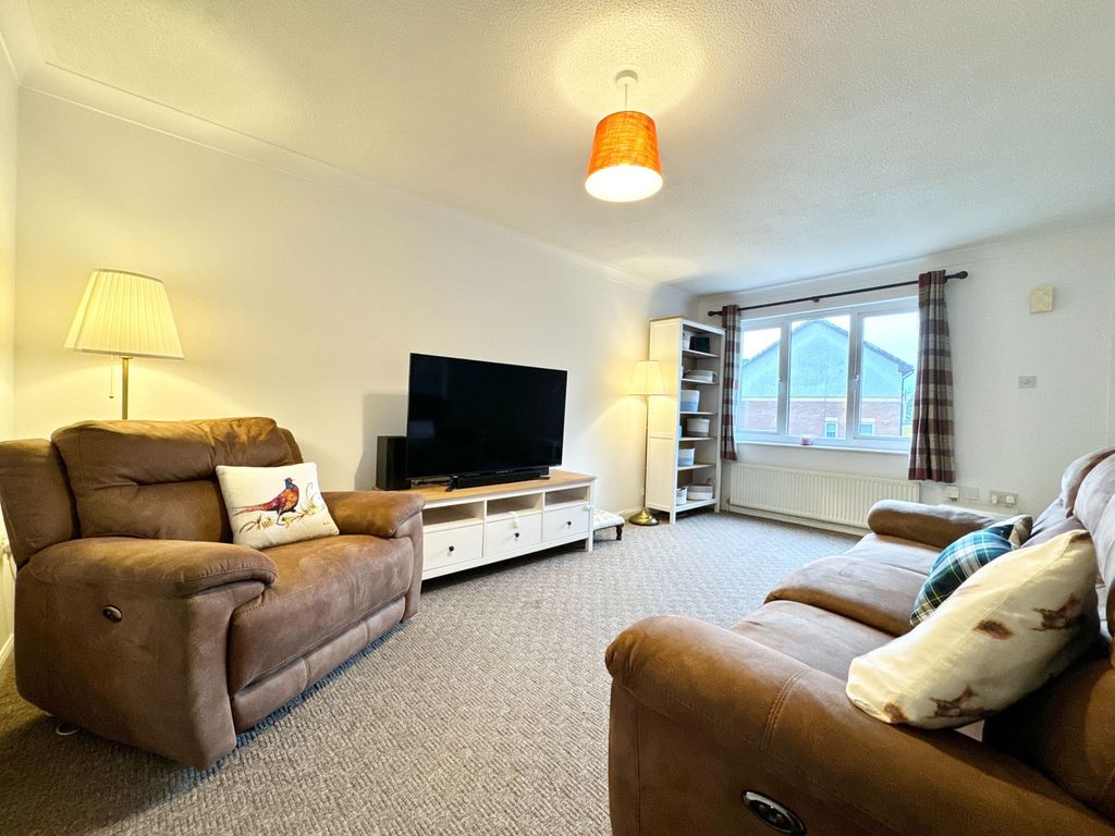 Property photo 2 of 21