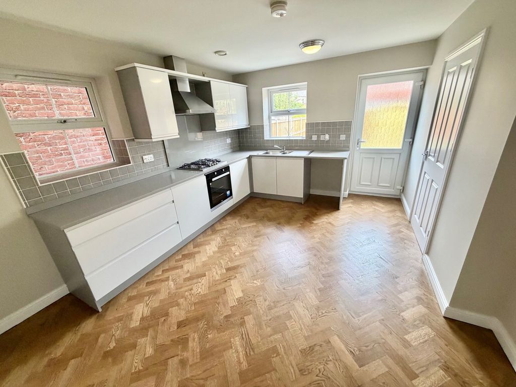 Property photo 2 of 15 Pbox-Img.Jpg