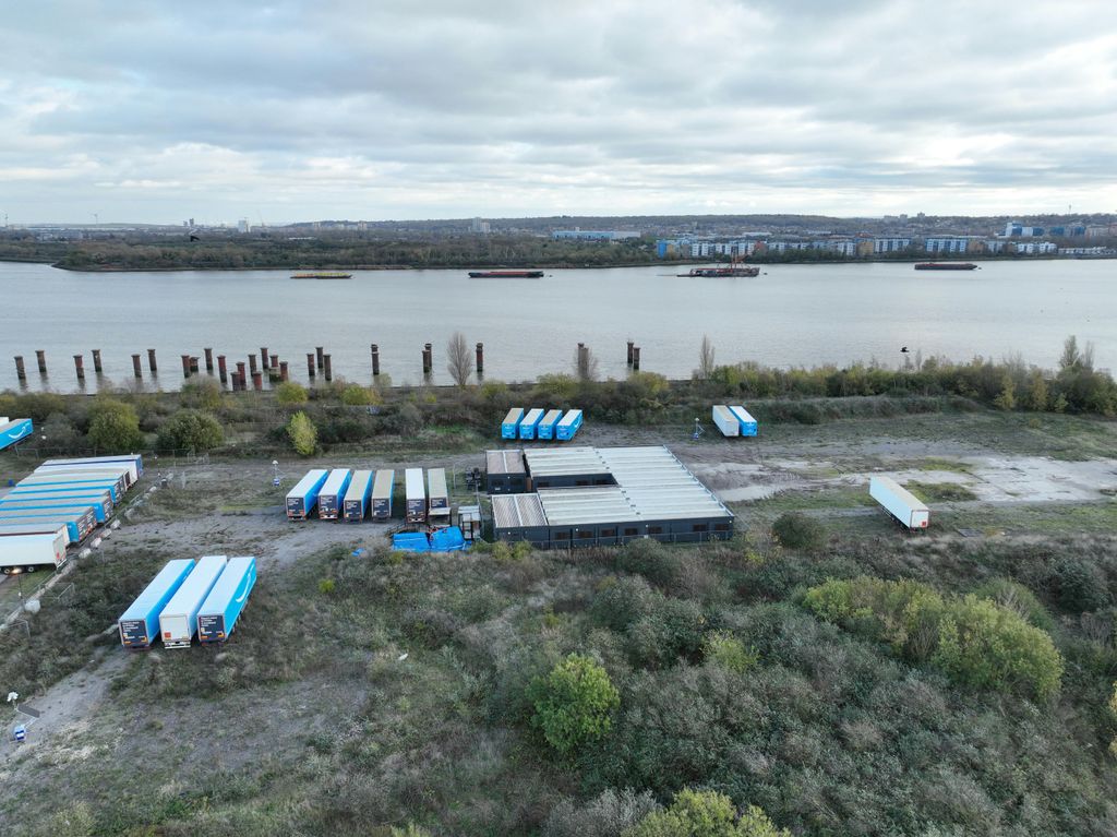 Property photo 2 of 5 Dji_20251118134638_0030_V.Jpg