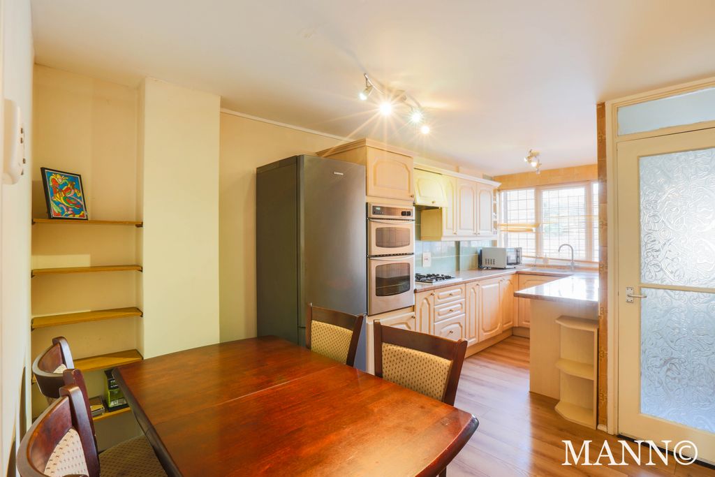 Property photo 2 of 11 Dining Area