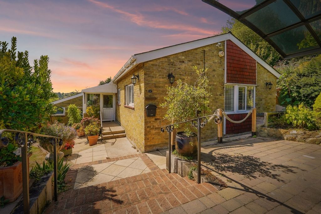 Property photo 1 of 17 Pbox-Img.Jpg