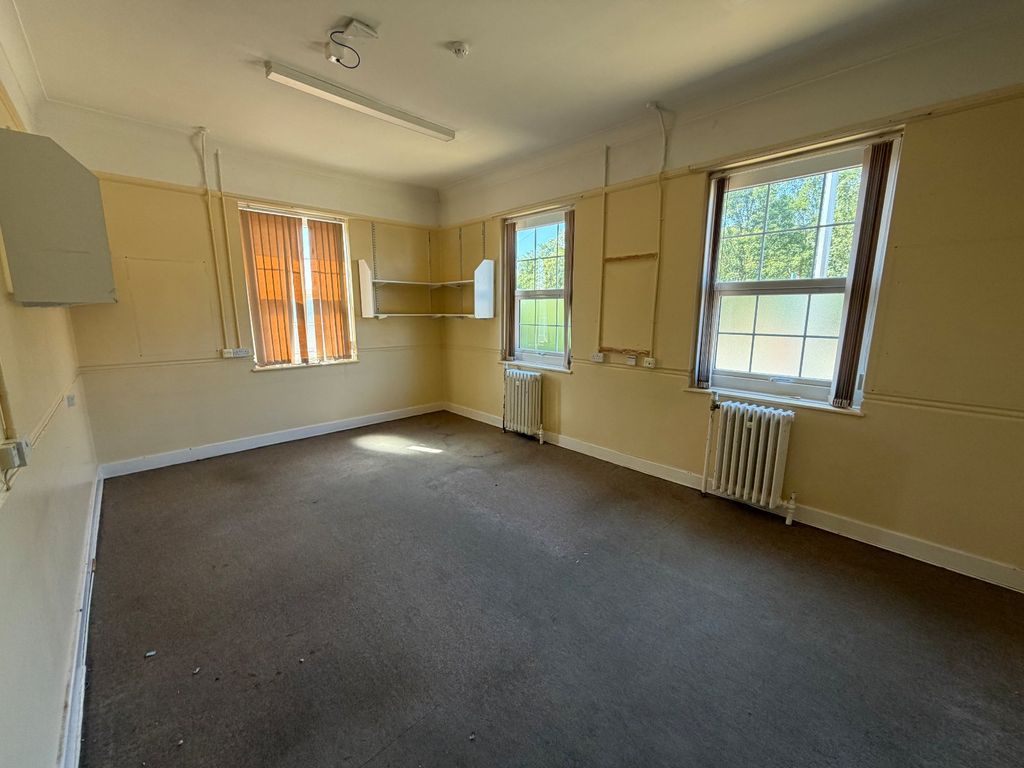 Property photo 3 of 11 Picture No. 01
