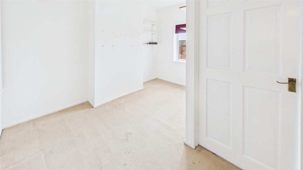 Property photo 3 of 11 Bed 2 Alt.Jpg