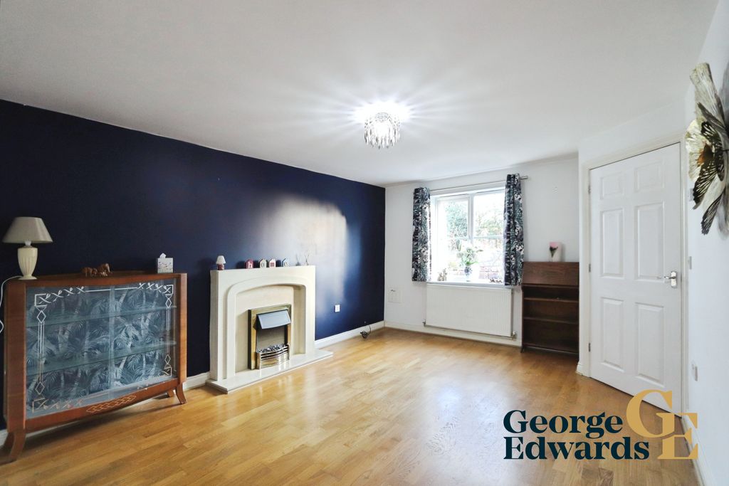 Property photo 3 of 16